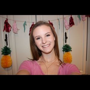 Meet your Posher, Abigail